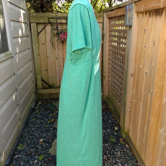 Handmade Green T-Shirt Dress Size Medium Mennonite Cape Prairie - Picture 3 of 12
